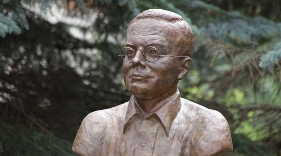 Бюст Н. А. Заболоцкому