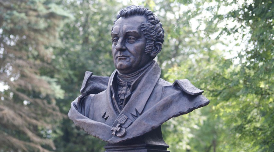 Бюст Е.О. Мухину